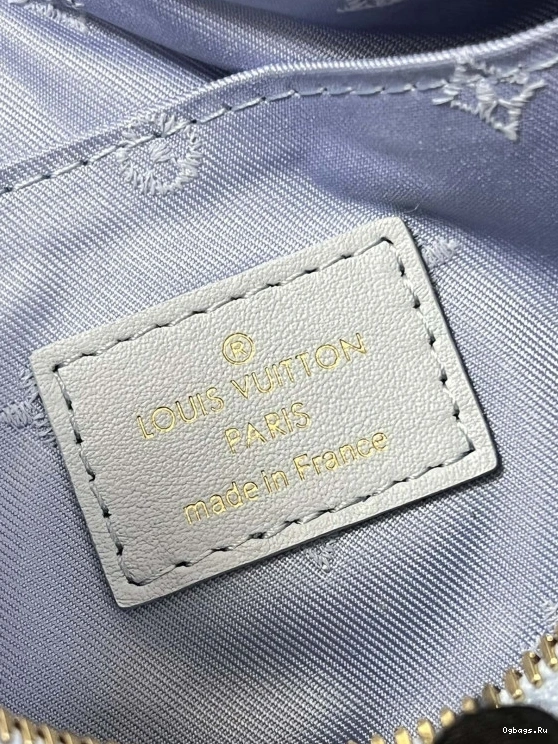 OVER VUITTON LOUIS THE MOON 0522